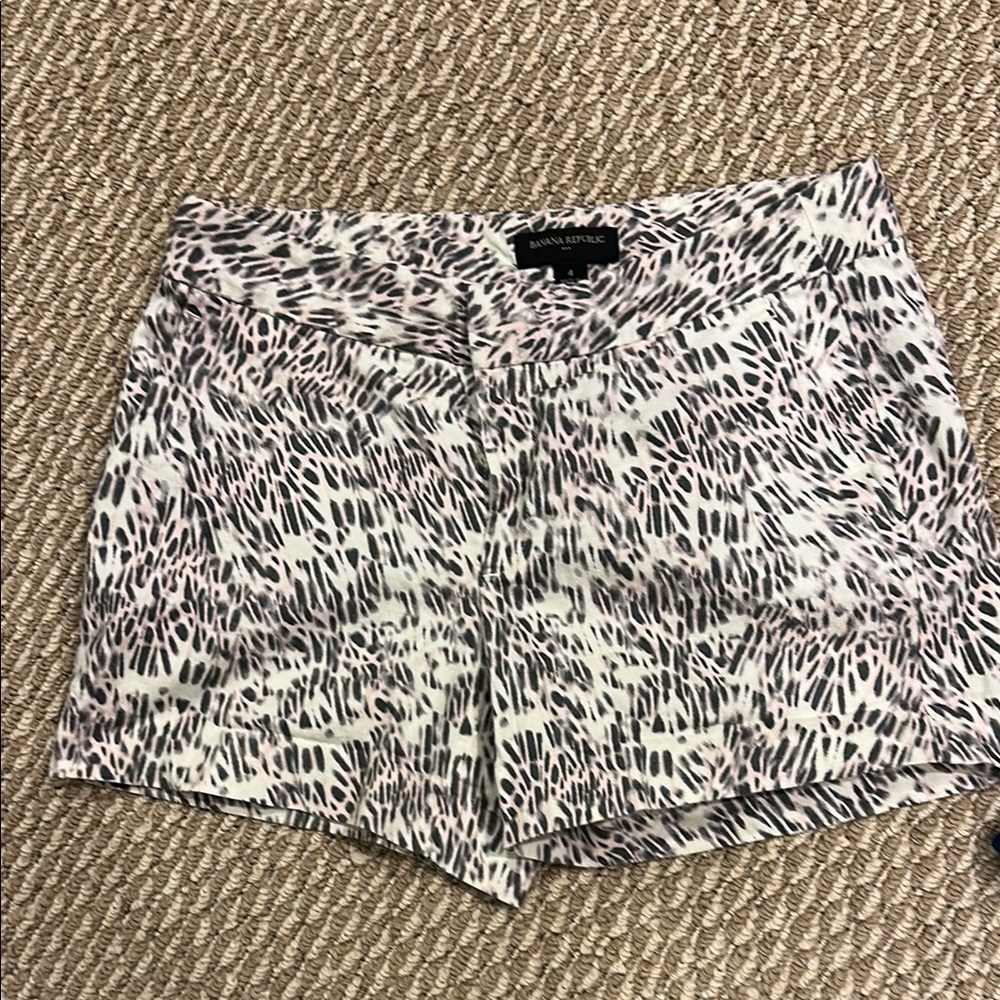 Express High Waist Black and White Abstract Shorts